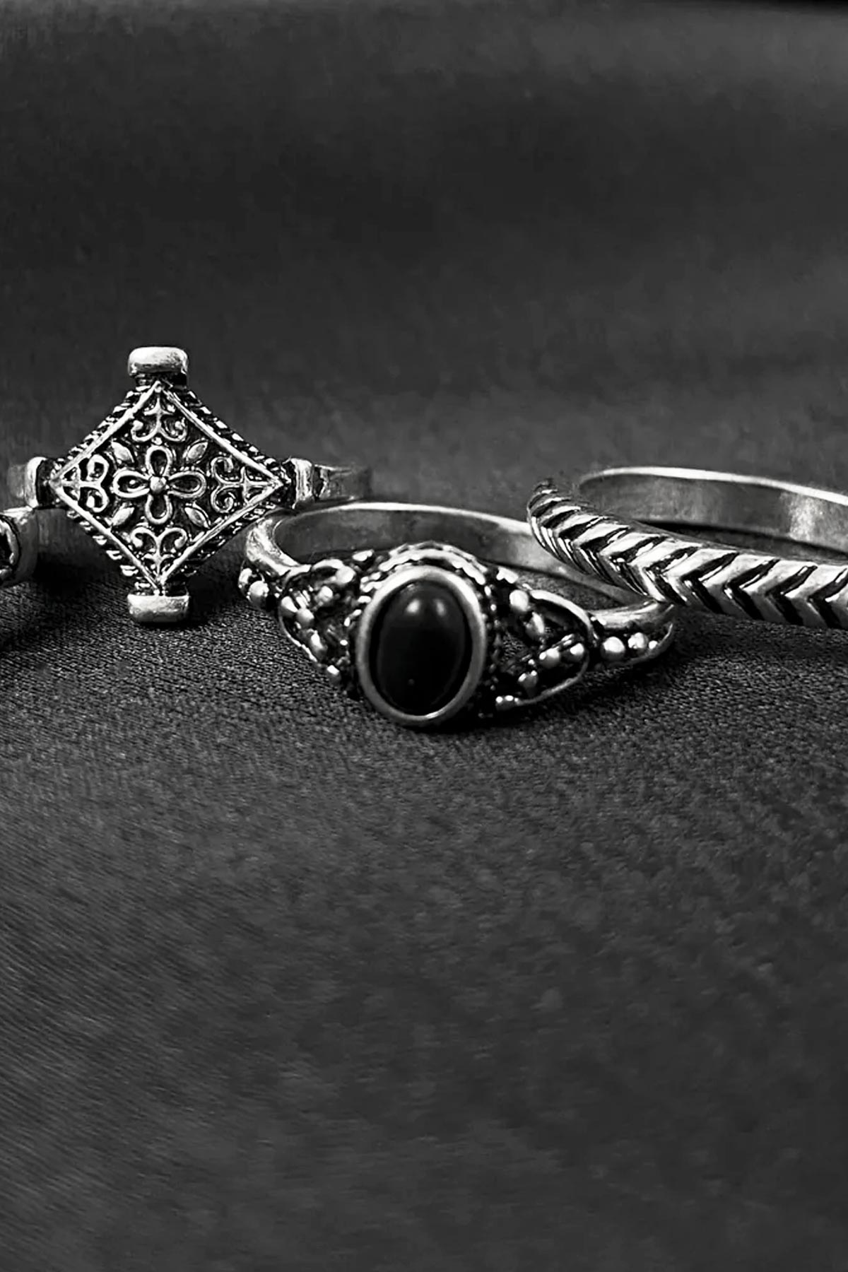 Dark Romance Ring Colletion