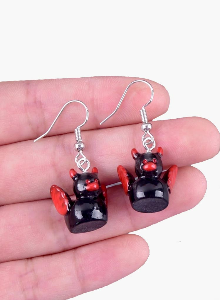 Devil Duck Eyrnalokkar