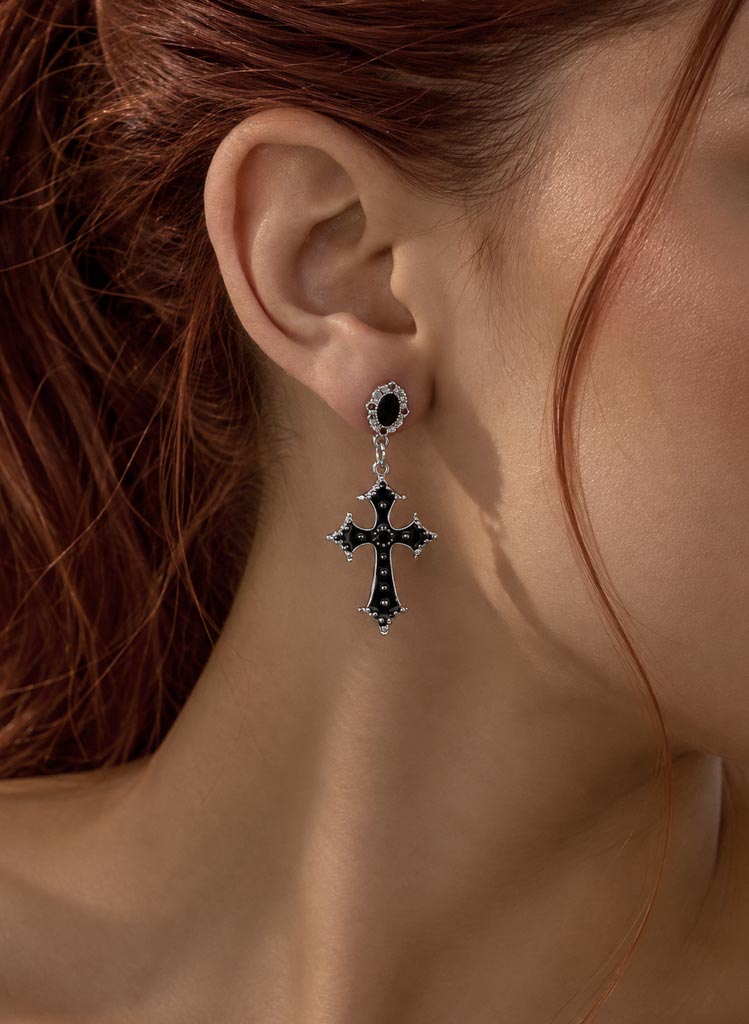 Gothic Cross Eyrnalokkar