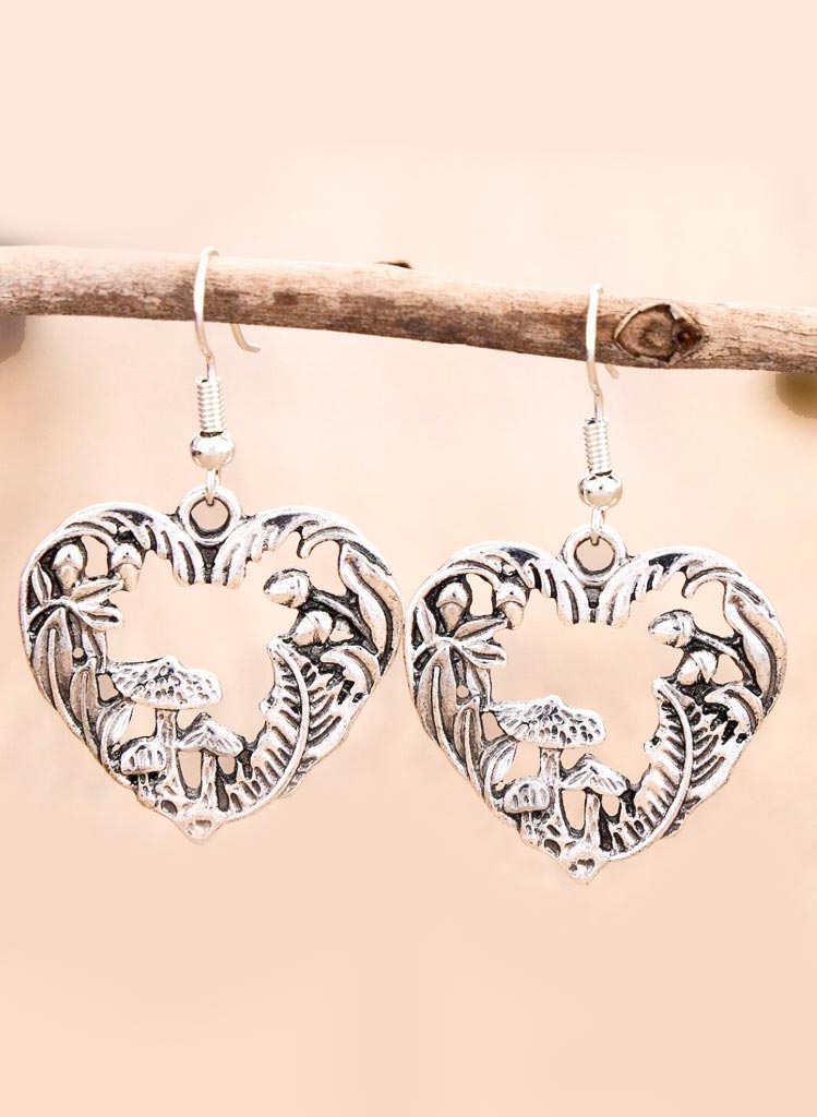 Mushroom heart Eyrnalokkar