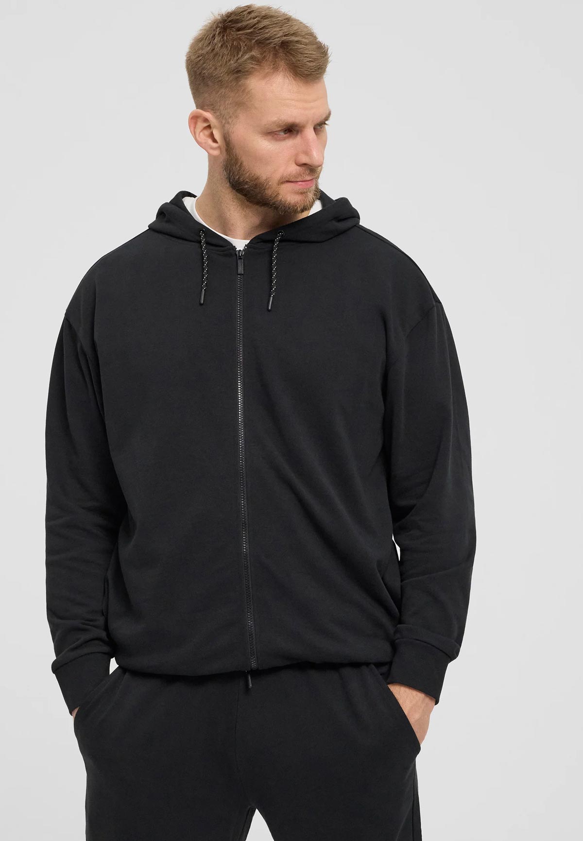 Latitude Zip Hettupeysa