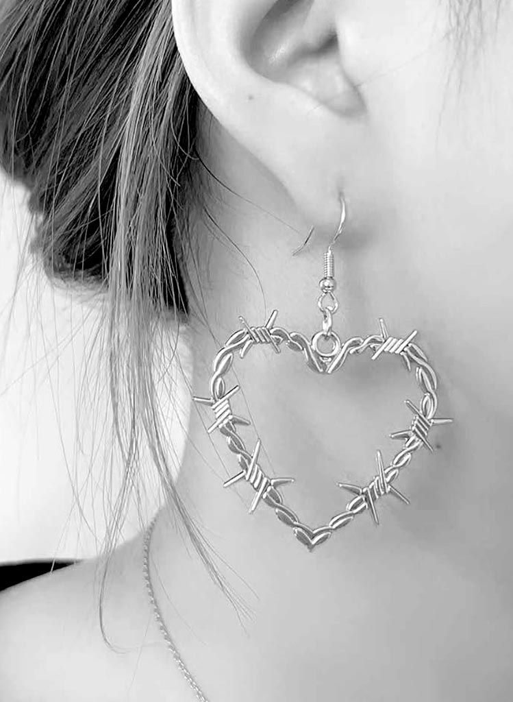 Thorns Heart Eyrnalokkar