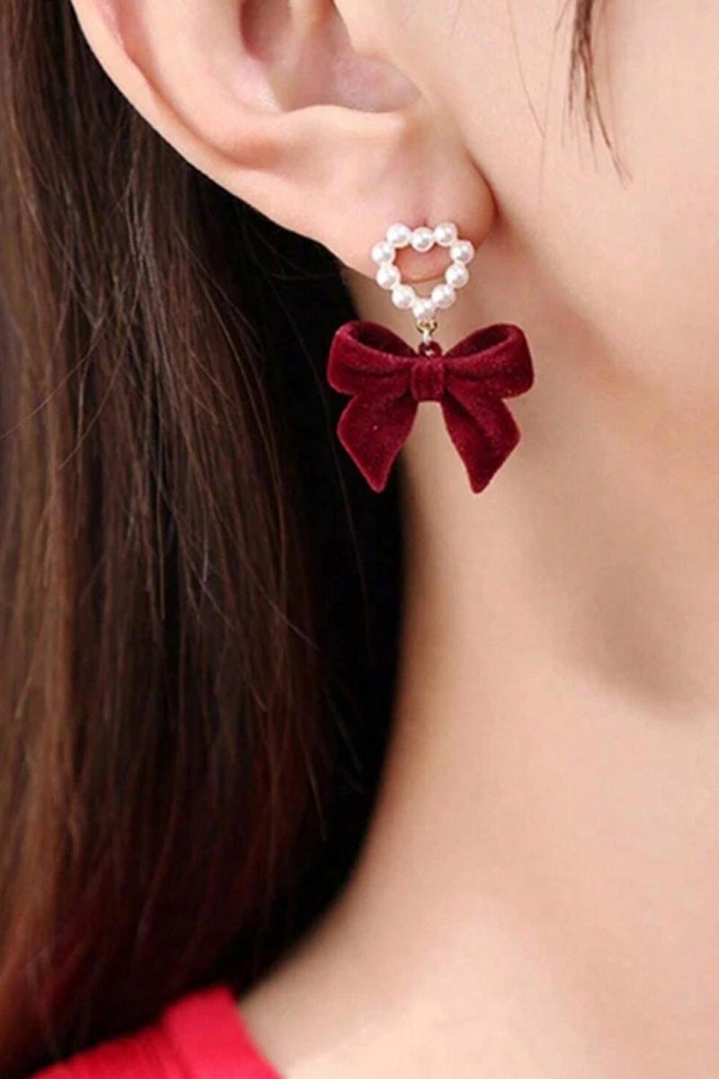 Velvet Bow Eyrnalokkar