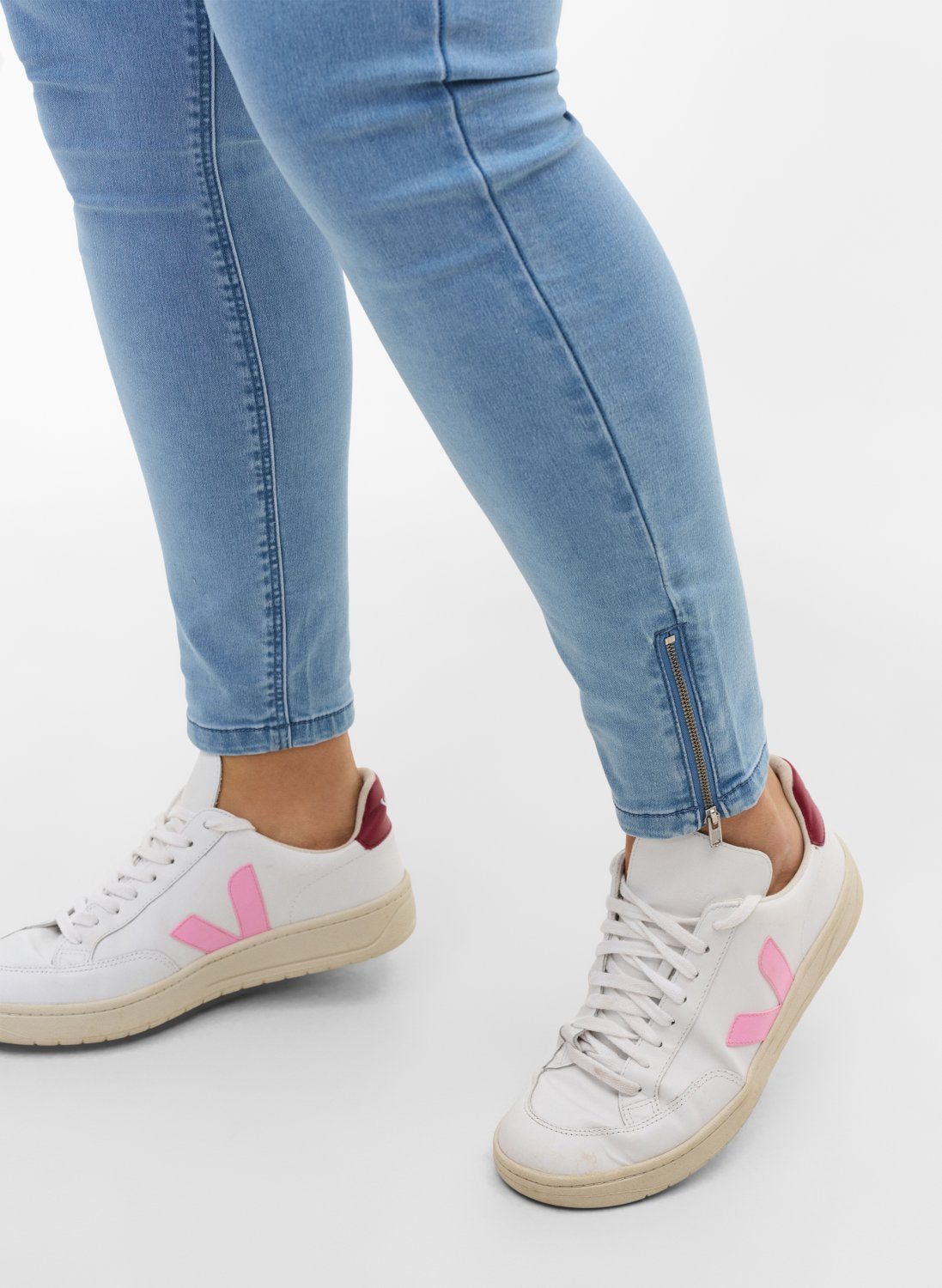 Amy Cropped Zip