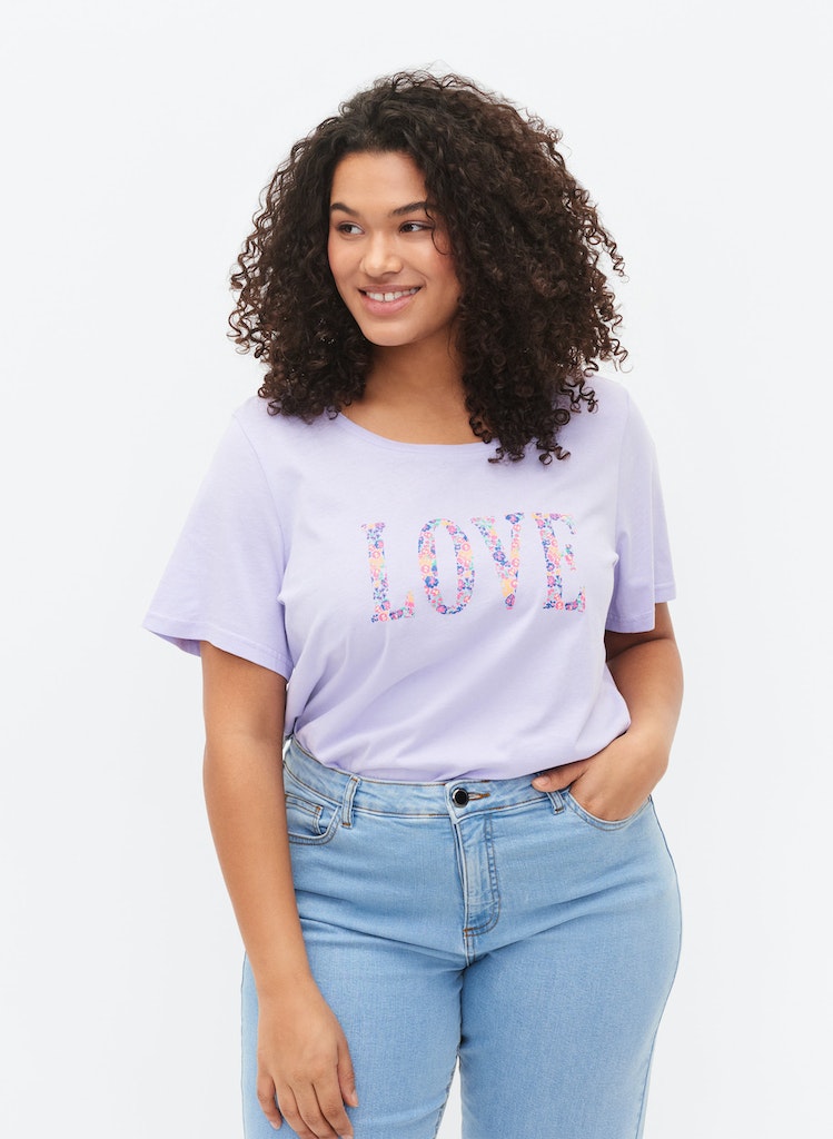 Danna Love T-shirt