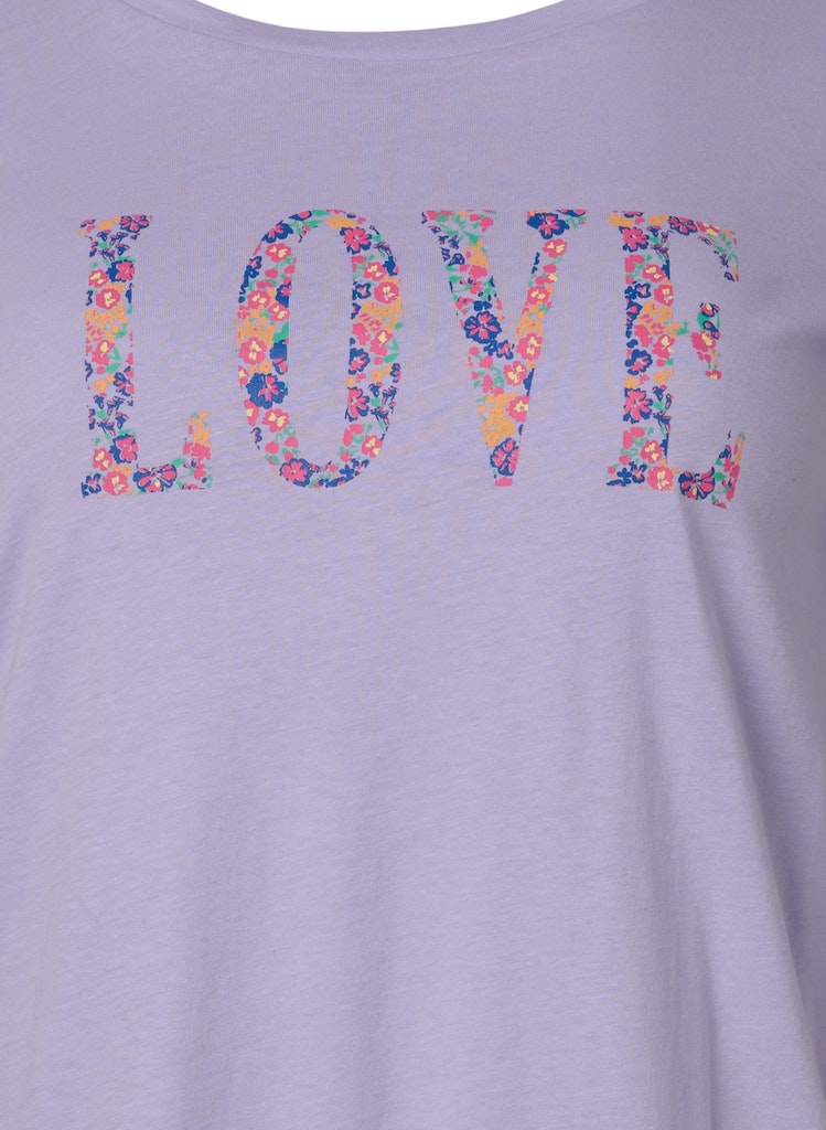 Danna Love T-shirt