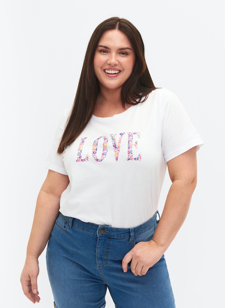 Danna Love T-shirt